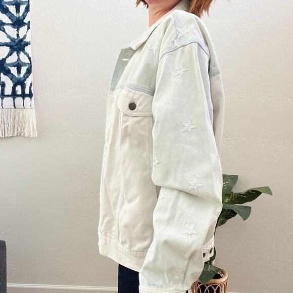 Vintage Star Embroidered White Lightwash Oversized Denim Trucker Jacket - Picture 4 of 8